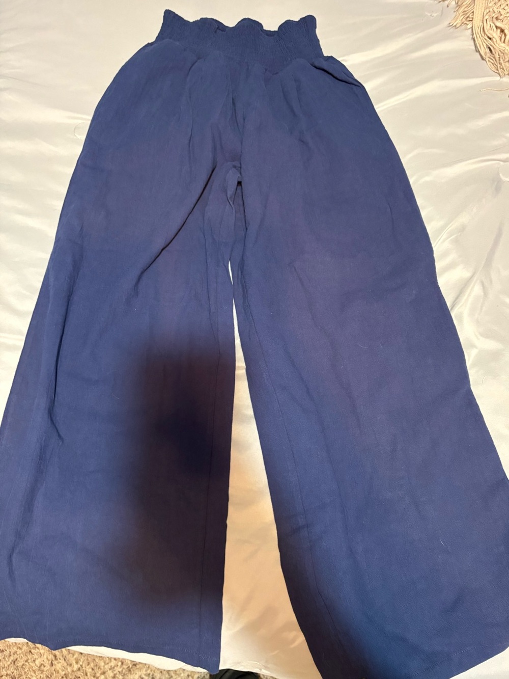 Size L blue wide-legged flowy linen pants